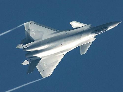 歼20国产版试驾视频,空中霸主首次地面体验揭秘